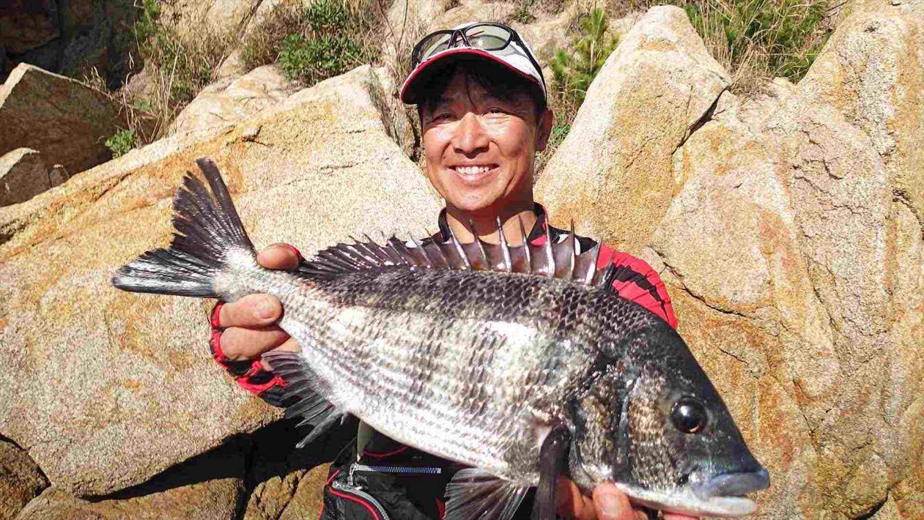 磯釣りギャラリー ～遠投ピンポイント釣法～ 広島湾の秋磯でチヌを狙う