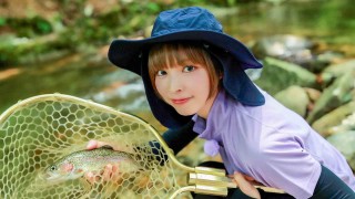 もが釣 1 栃木県日光市 三依渓流つり場でマスと戯れる
